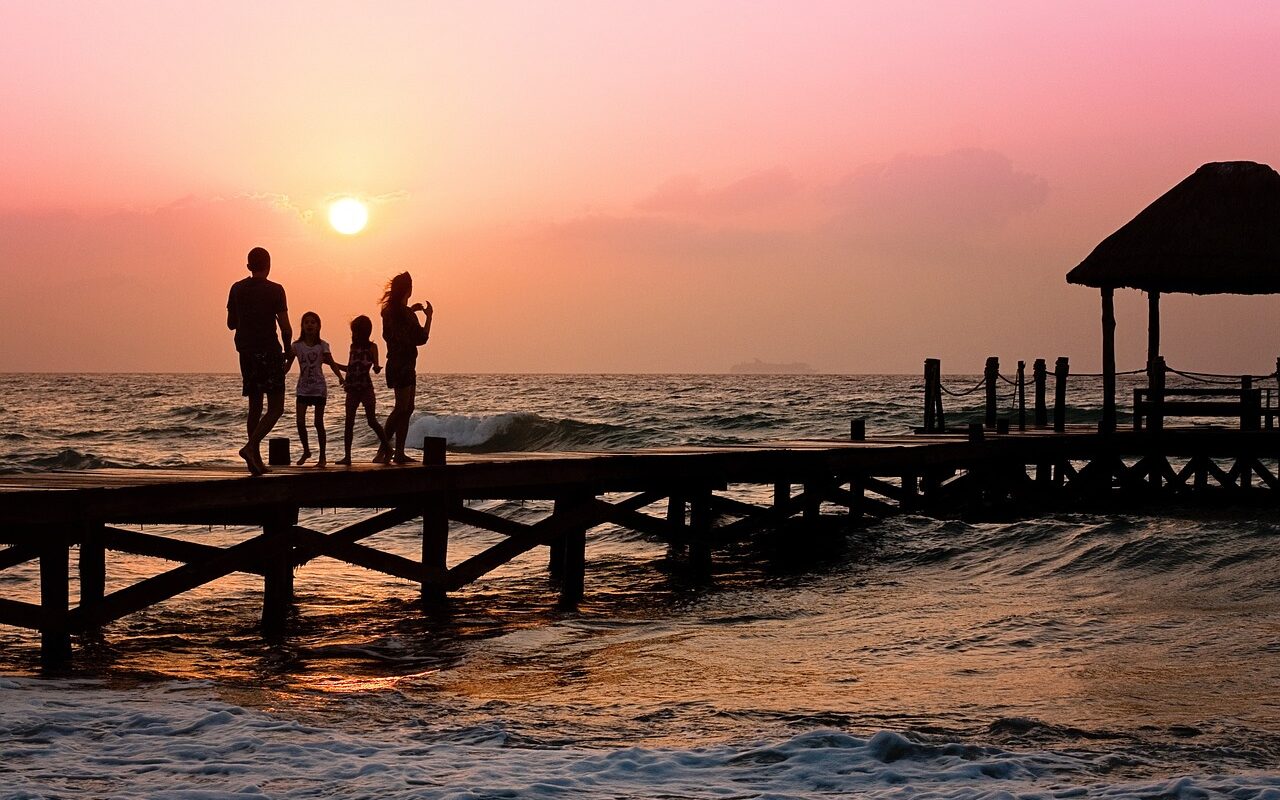 découvrez les plus belles plages familiales où petits et grands peuvent s'amuser ensemble. profitez d'activités, de paysages enchanteurs et de moments inoubliables en famille sous le soleil.